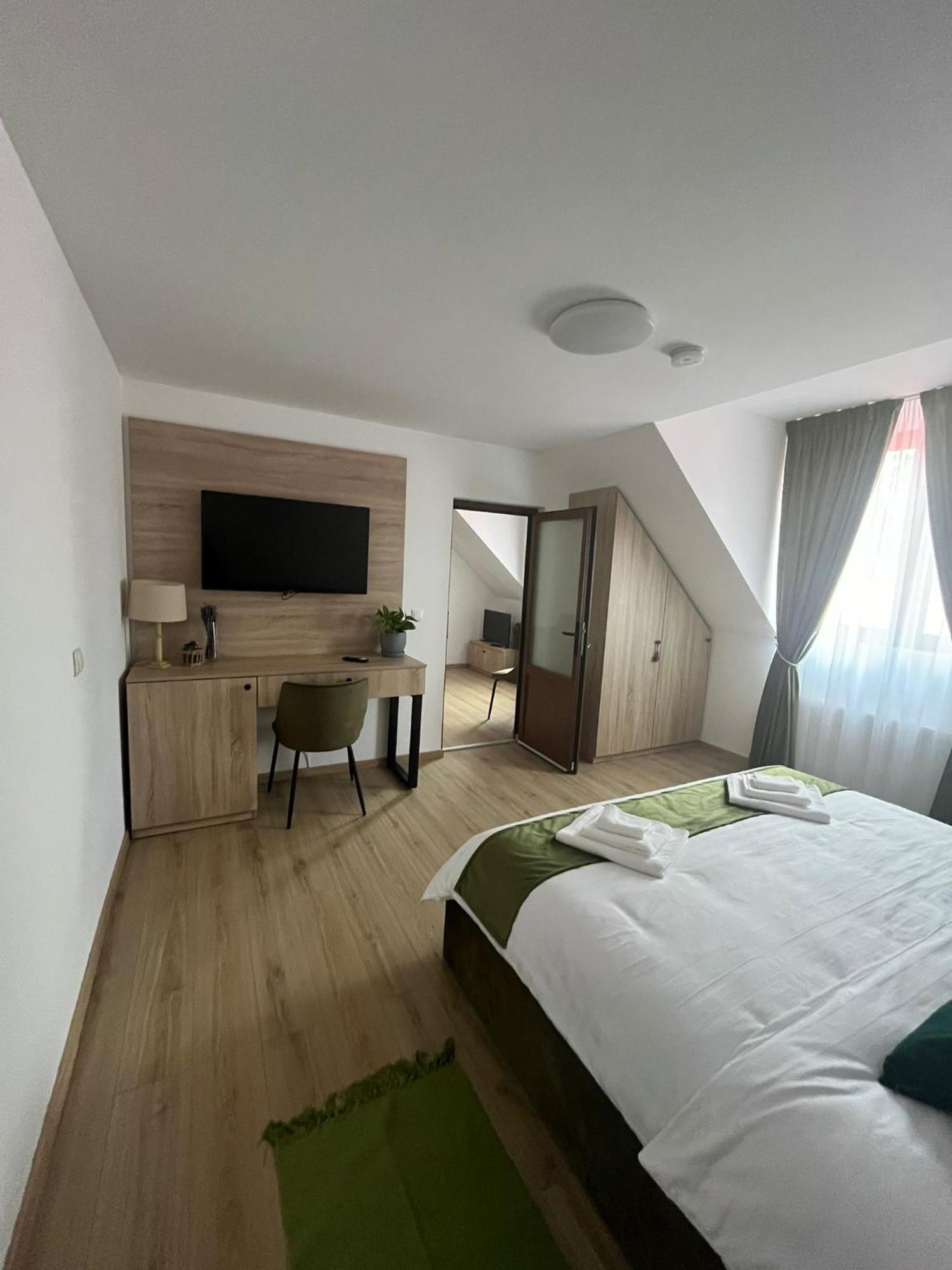 Kilometru108 Hotel Leordina Ngoại thất bức ảnh