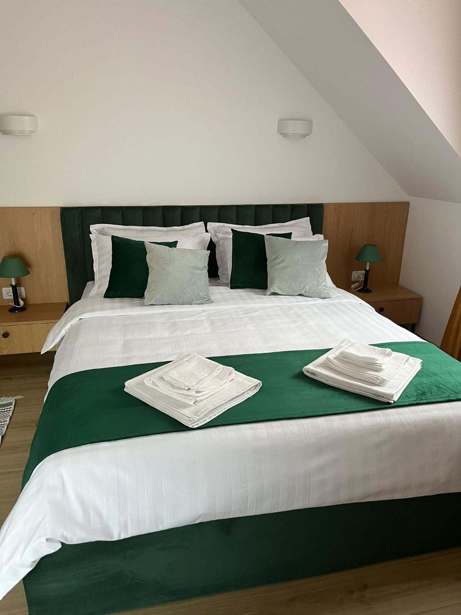 Kilometru108 Hotel Leordina Ngoại thất bức ảnh