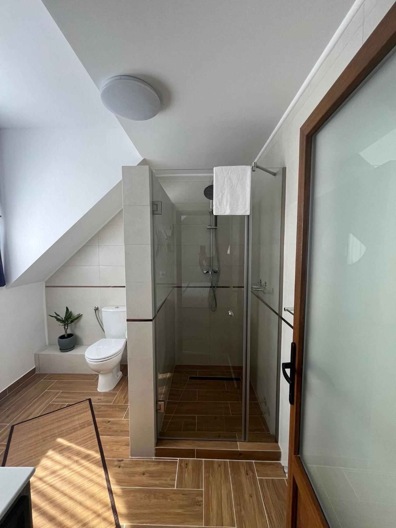 Kilometru108 Hotel Leordina Ngoại thất bức ảnh