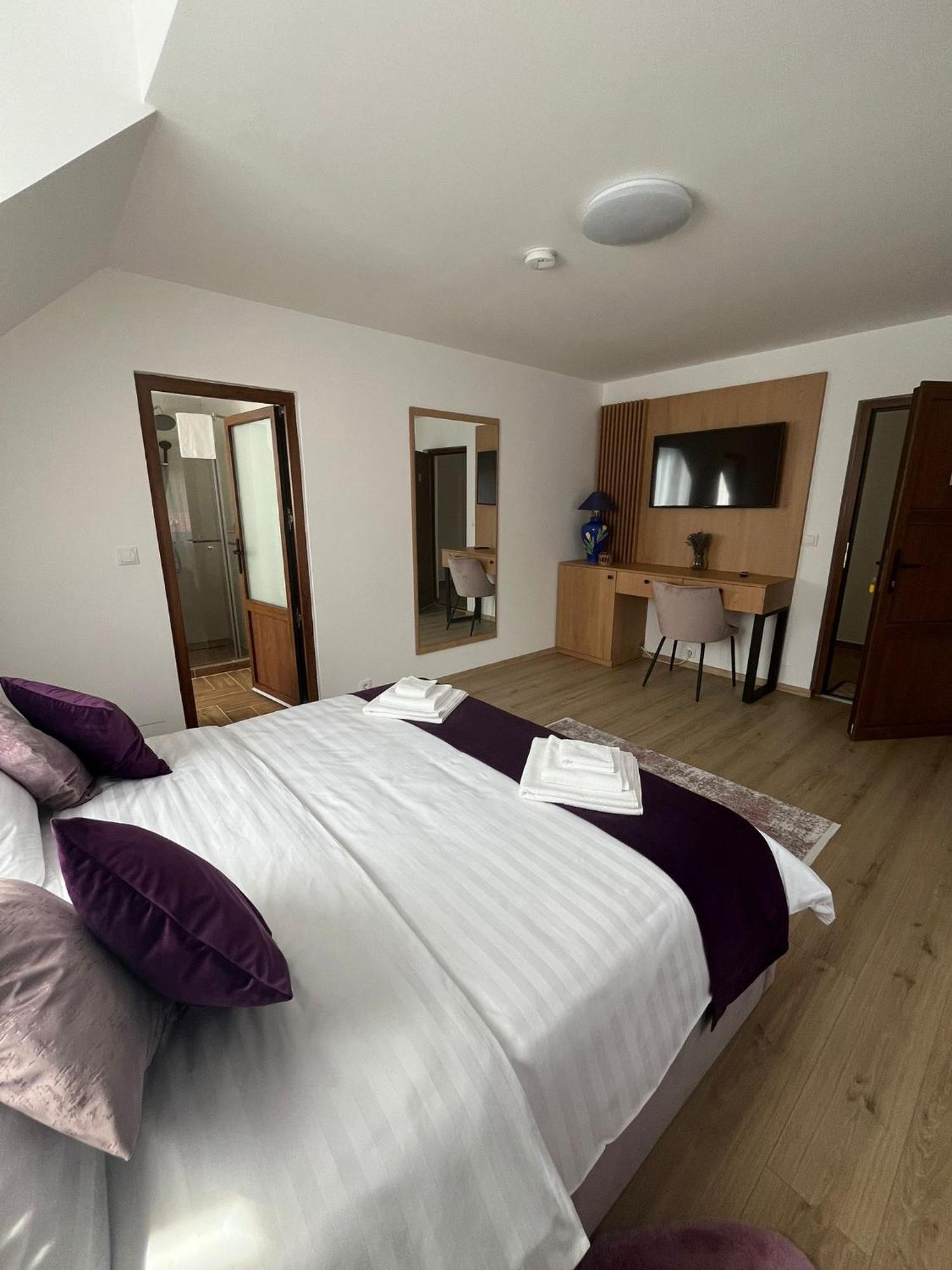 Kilometru108 Hotel Leordina Ngoại thất bức ảnh