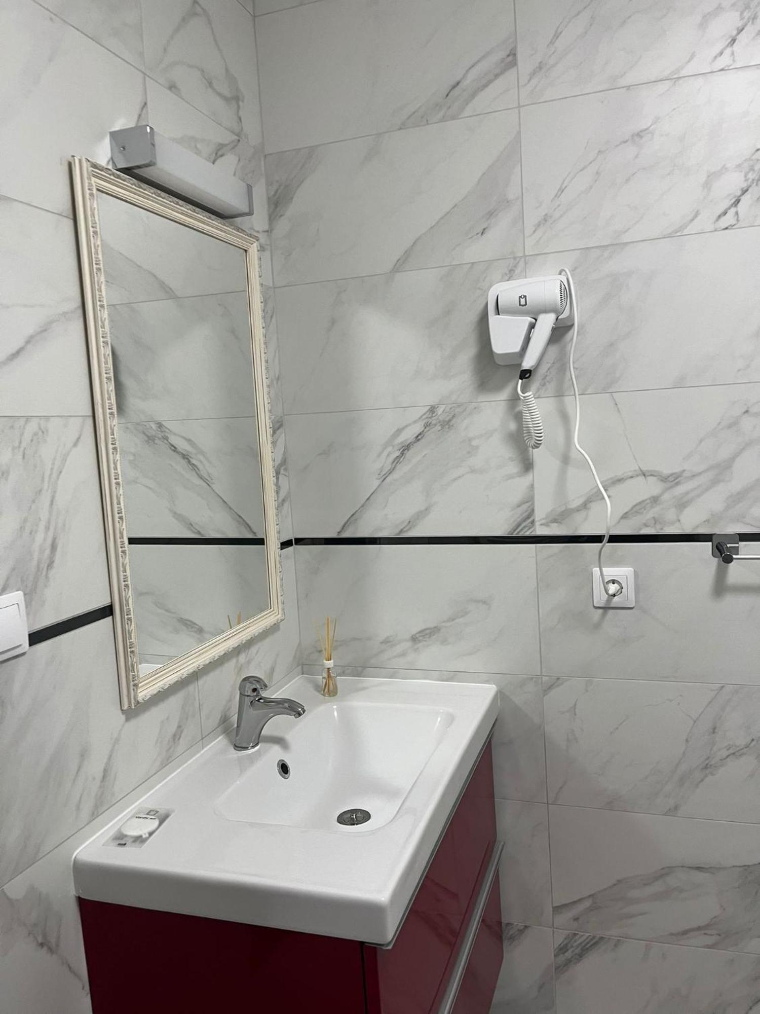 Kilometru108 Hotel Leordina Ngoại thất bức ảnh