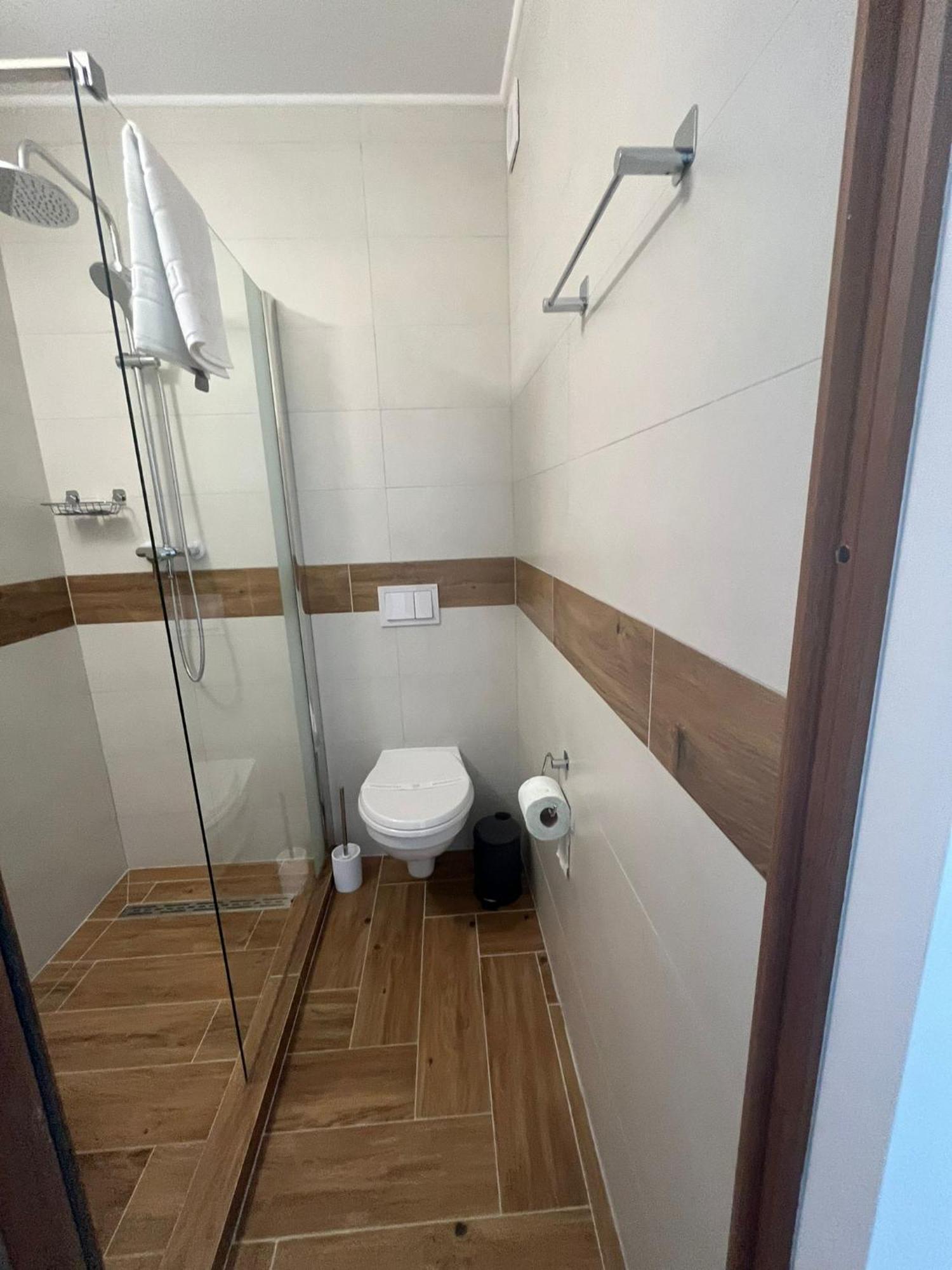 Kilometru108 Hotel Leordina Ngoại thất bức ảnh