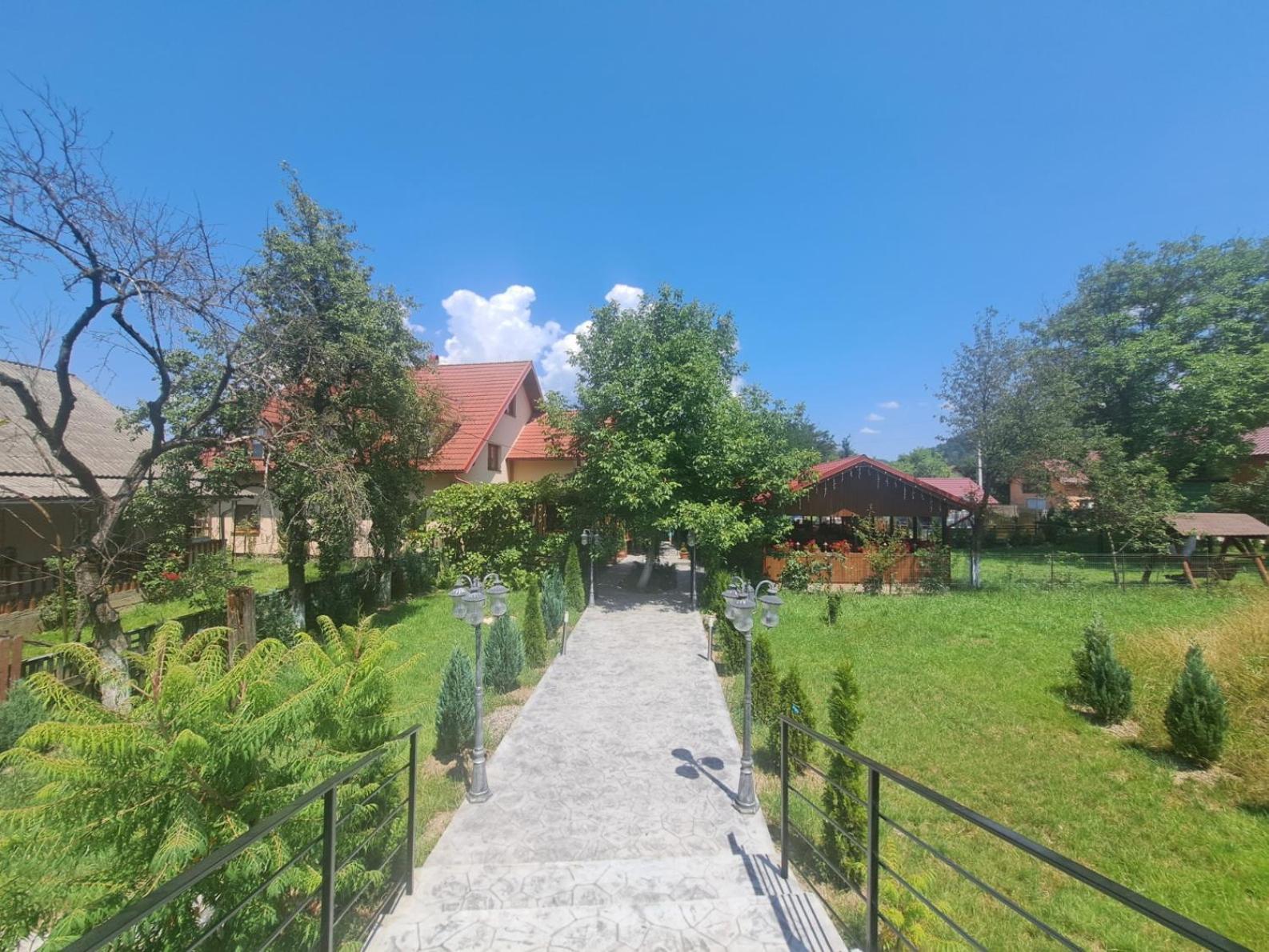 Kilometru108 Hotel Leordina Ngoại thất bức ảnh